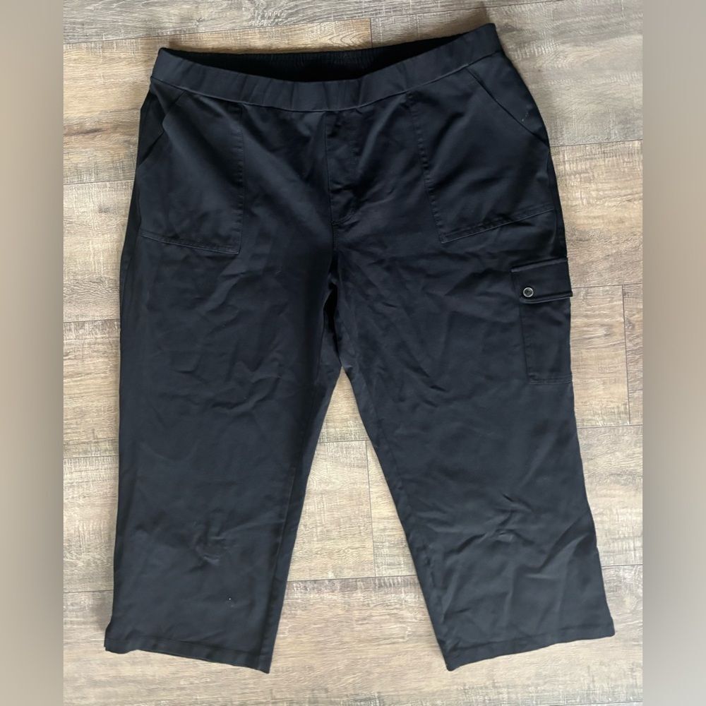 Susan Graver Weekend women’s size XL 18-20 black pull on cargo Capri ankle pants - Picture 2 of 9
